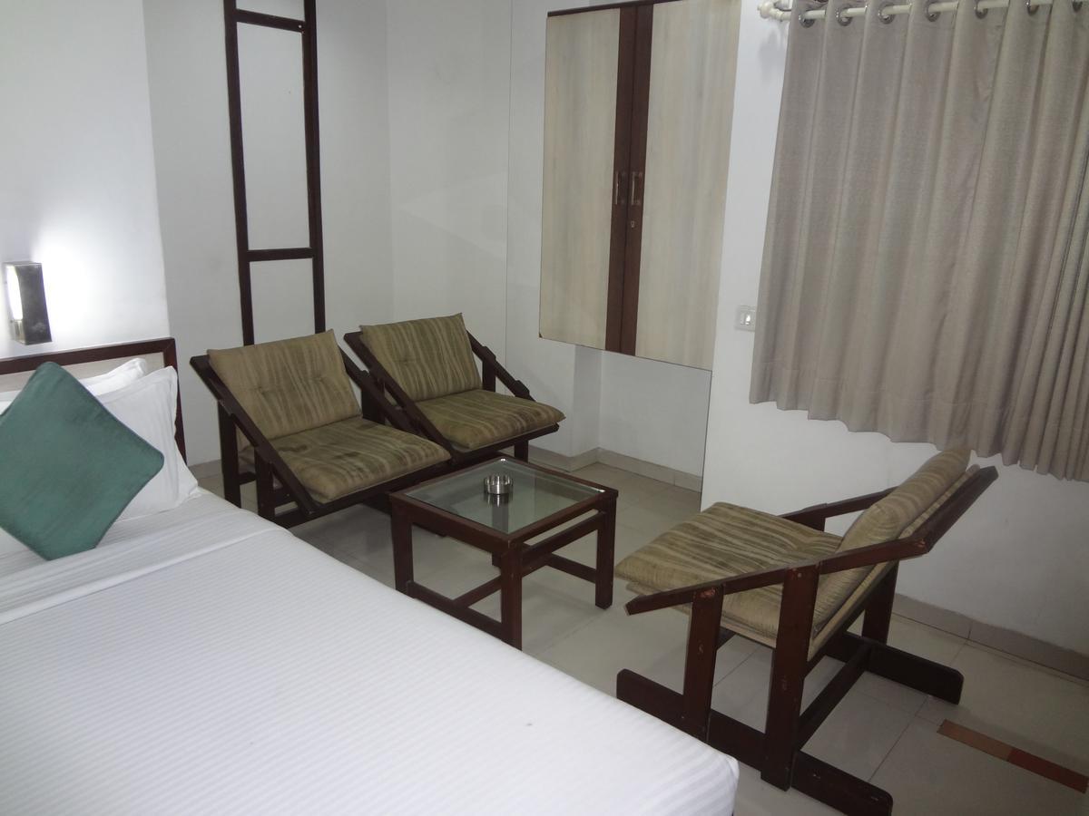 Hotel Airport Residency อาเมดาบัด ภายนอก รูปภาพ
