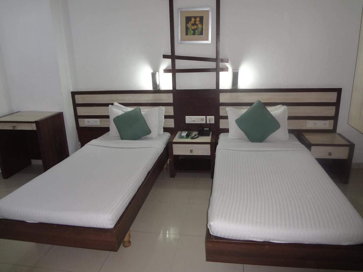 Hotel Airport Residency อาเมดาบัด ภายนอก รูปภาพ