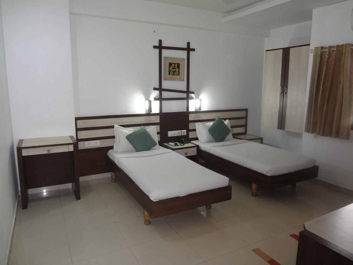 Hotel Airport Residency อาเมดาบัด ภายนอก รูปภาพ