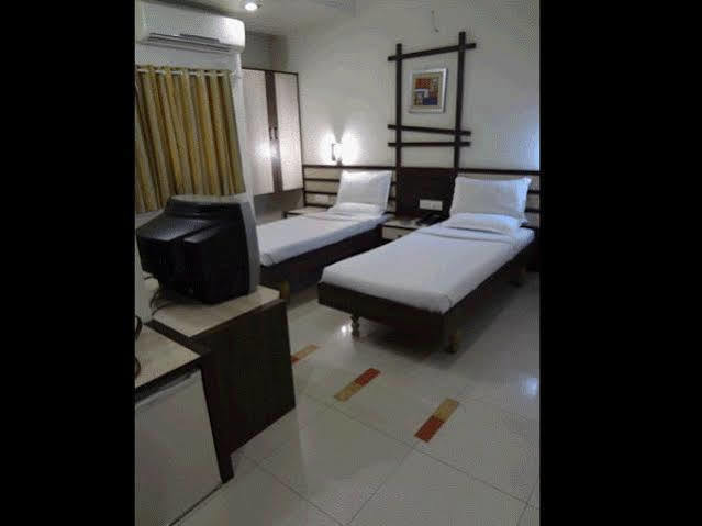 Hotel Airport Residency อาเมดาบัด ภายนอก รูปภาพ