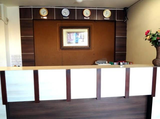 Hotel Airport Residency อาเมดาบัด ภายนอก รูปภาพ