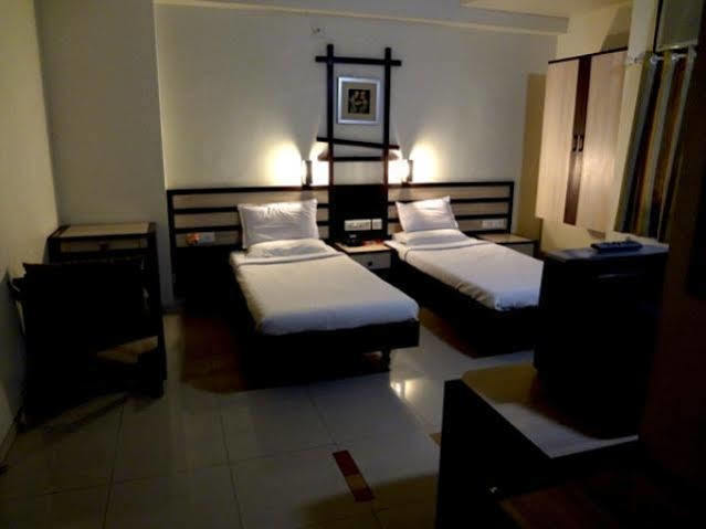 Hotel Airport Residency อาเมดาบัด ภายนอก รูปภาพ