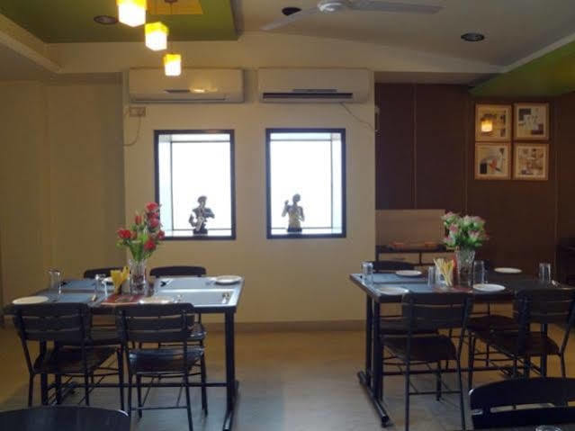 Hotel Airport Residency อาเมดาบัด ภายนอก รูปภาพ